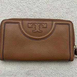 Tory Burch Wallet Excellent Condition